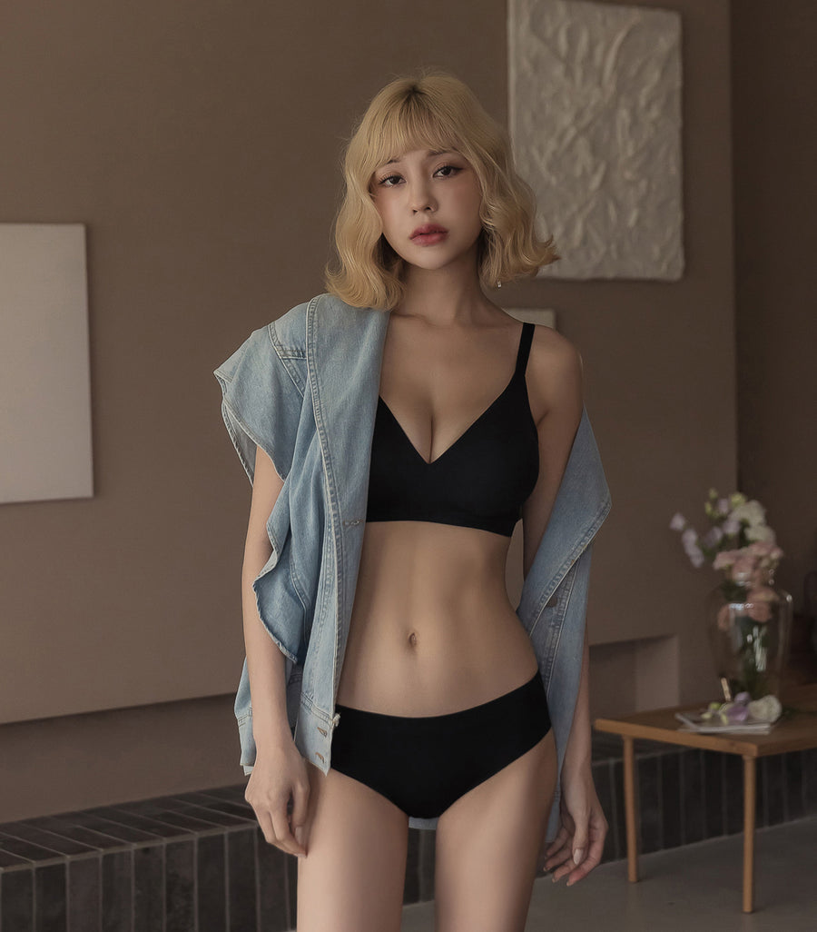 Deep V Plain Wireless Beauty Back Bra Set Black