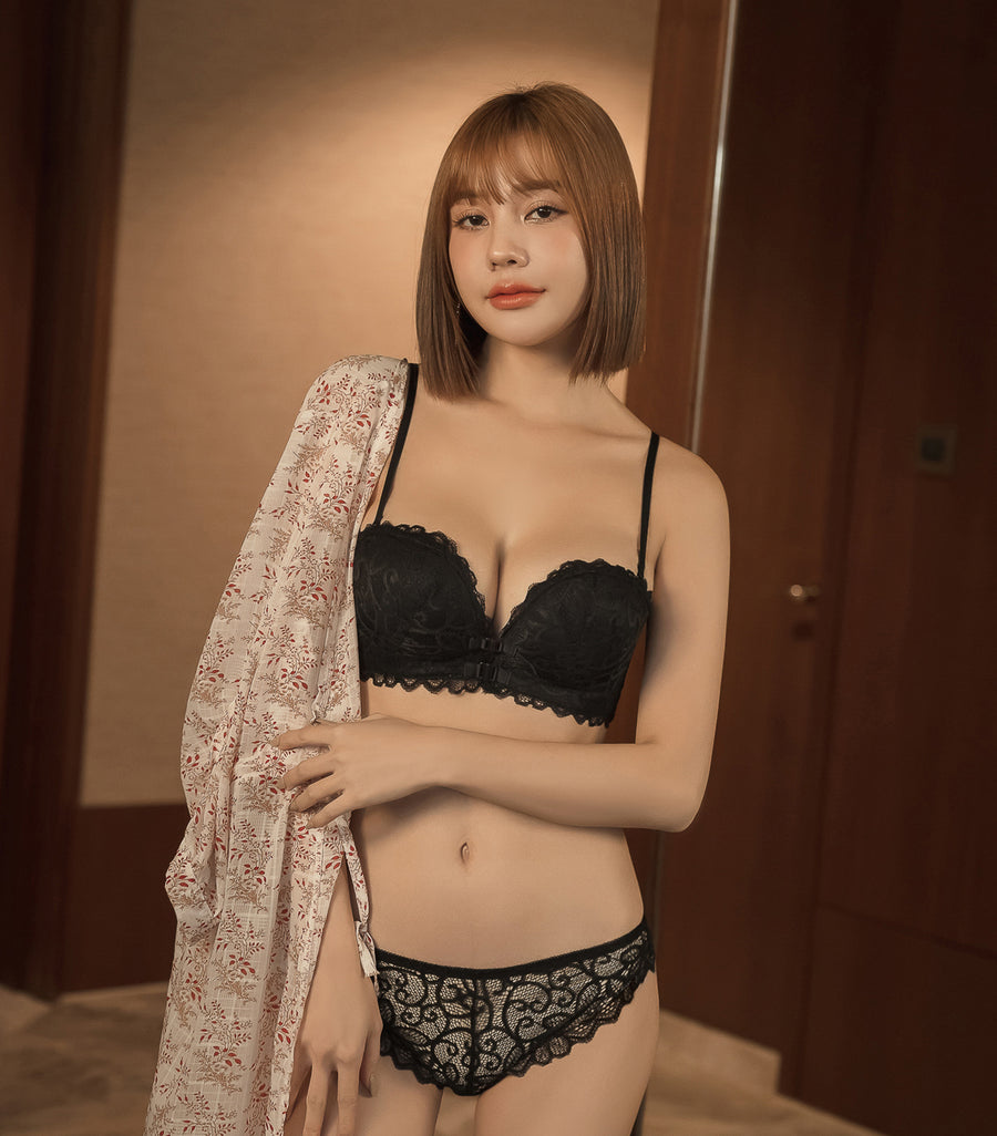 Double Front Buckle Half-Cup Embroidery
Sexy Back Soft Wired Bra Set Black