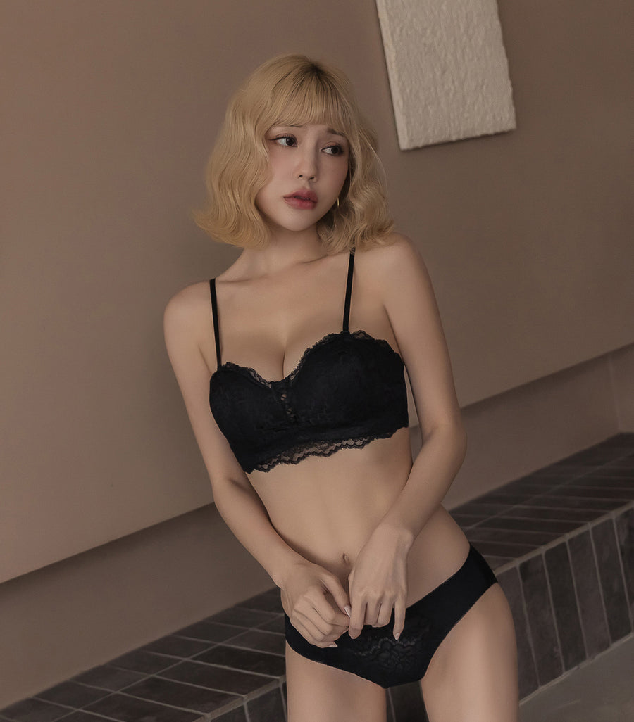 Wireless Concentrated Lace Beautiful Back Bra Set Black