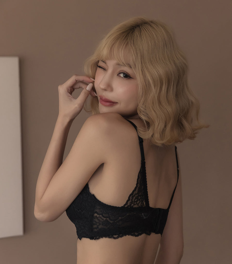 Wireless Concentrated Lace Beautiful Back Bra Set Black