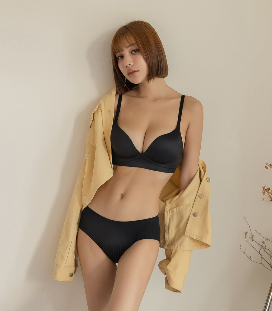 Push-up Seamless Zero Coverage Wireless Bra Set Black