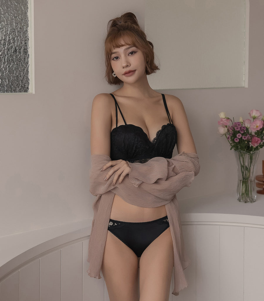 Plump and Push-up Solid Cup Lace Wireless Bra Set Black