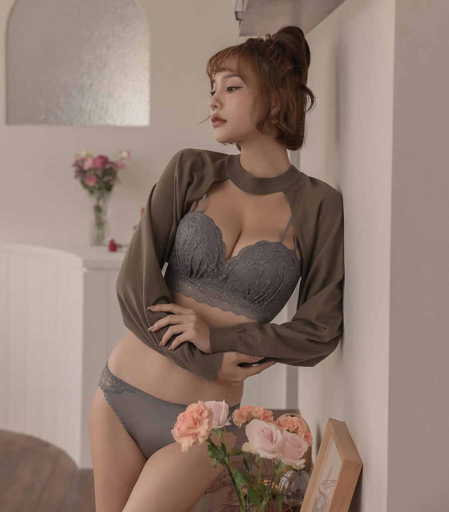 Plump and Push-up Solid Cup Lace Wireless Bra Set Grey