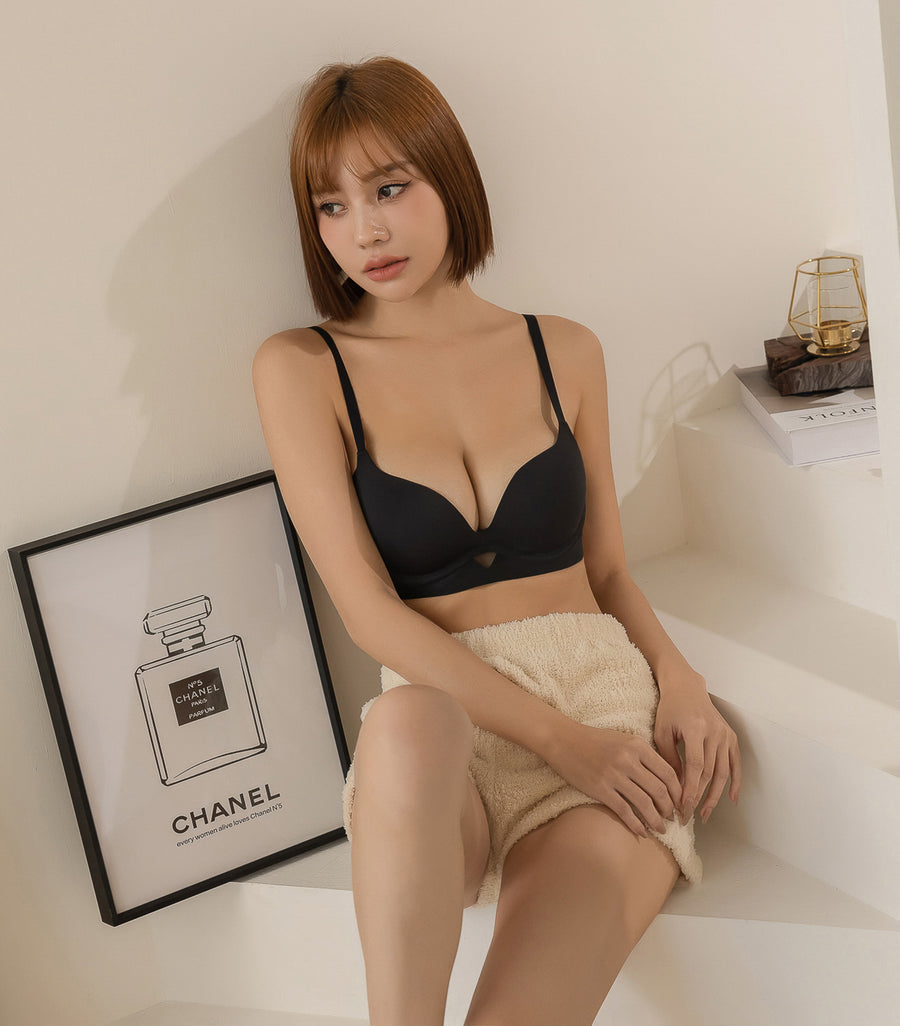 Concentrated Comfortable Plain Hollow Seamless Beauty Bra-Without Panties Black